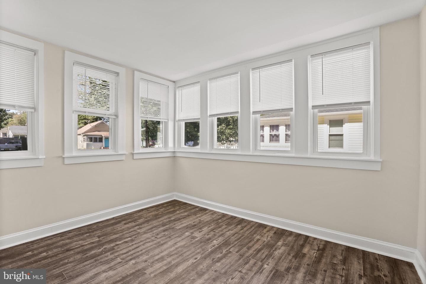 1212 Lossing Avenue photo 9