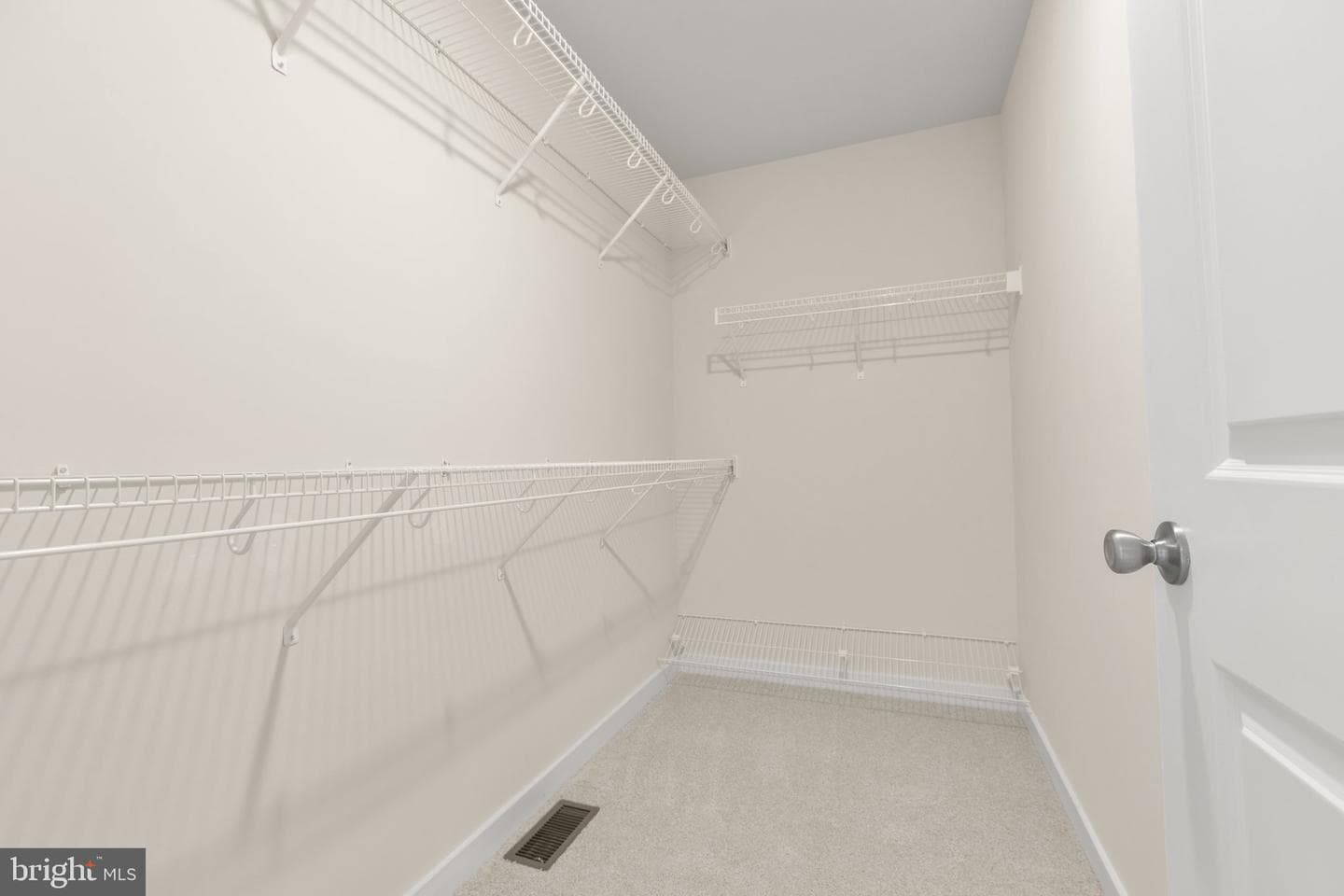 813 Elkin Street photo 17