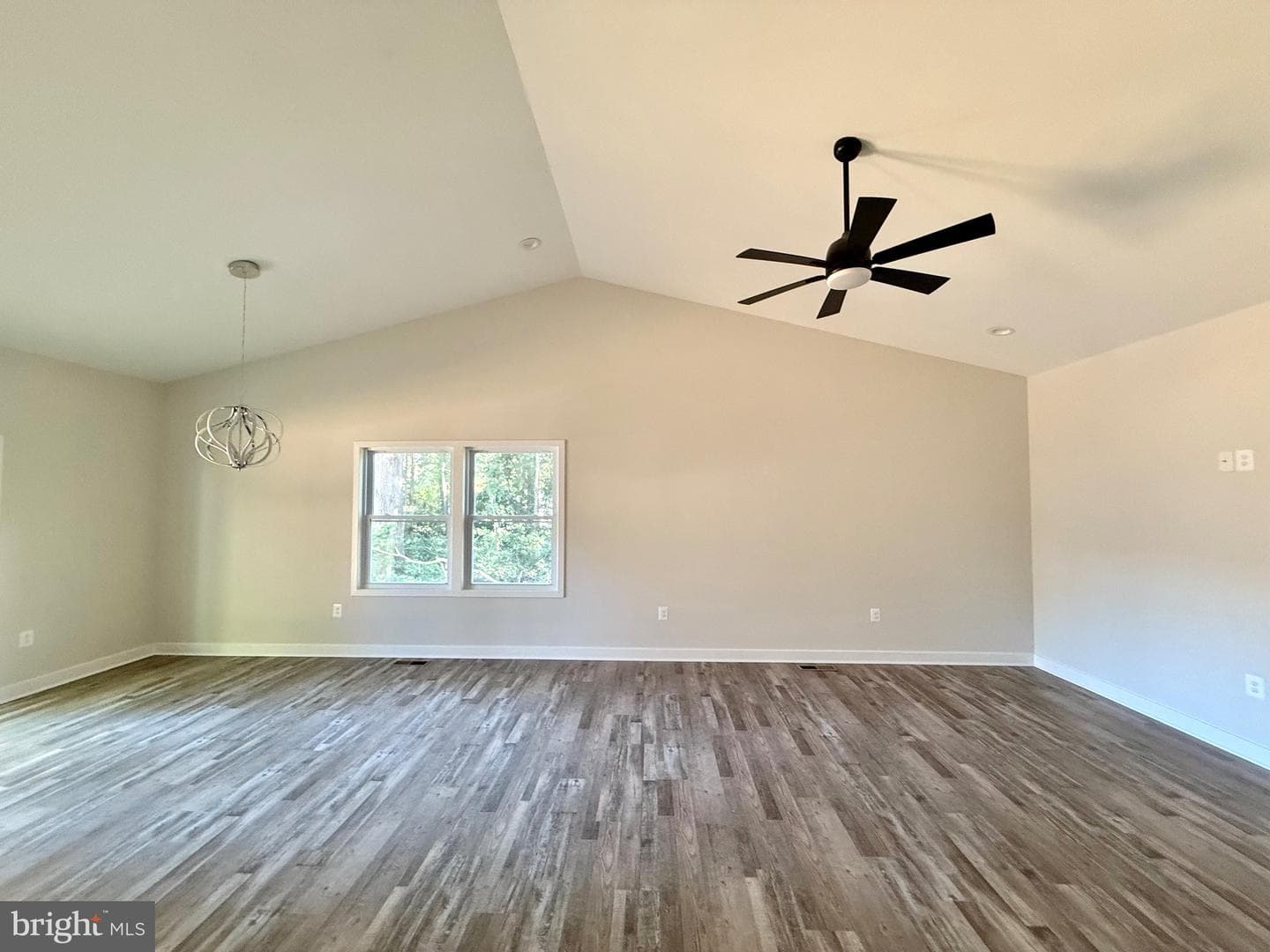 228 Dale Drive photo 5