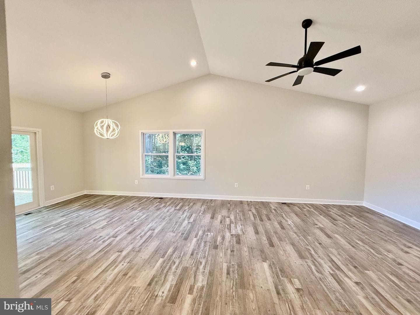 228 Dale Drive photo 7