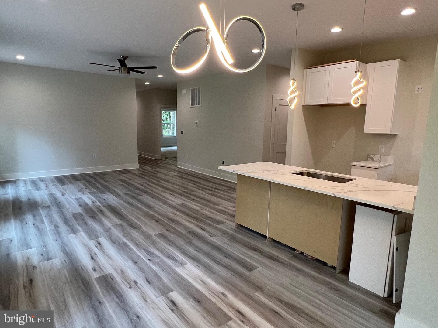 175 Rose Way photo 10