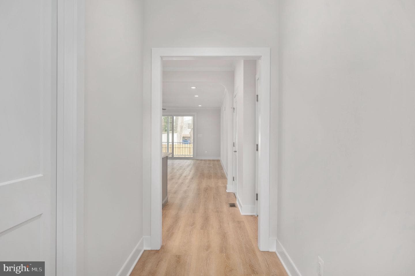709 Garfield Avenue photo 30