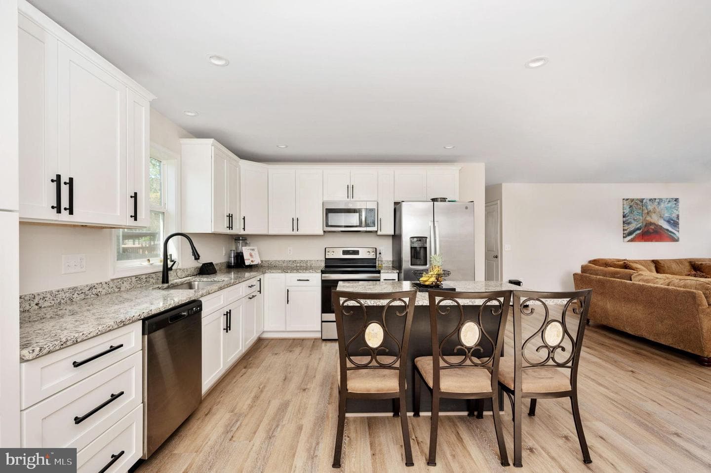 669 Lakeview Drive photo 4