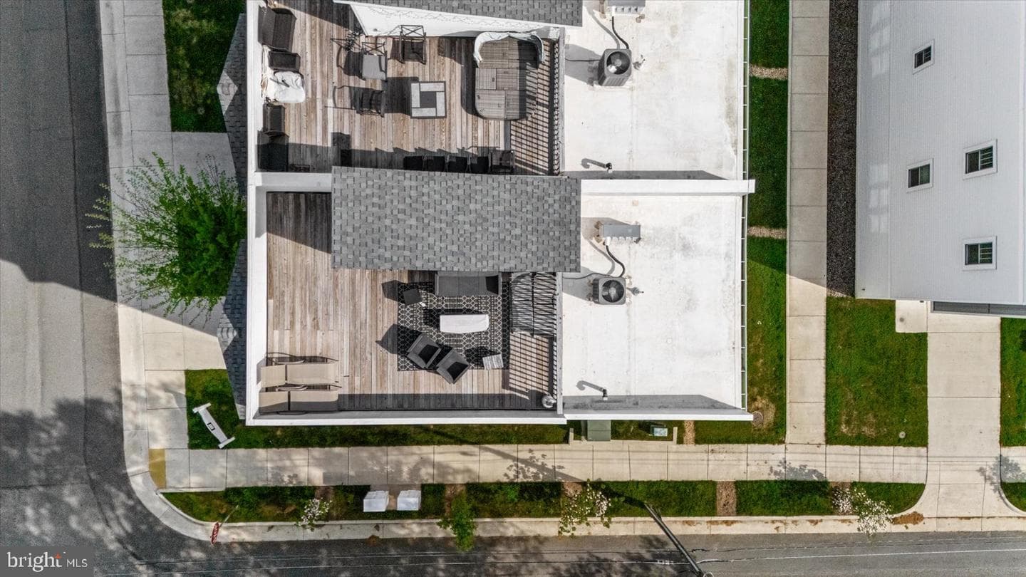 300 Douglas Avenue photo 46