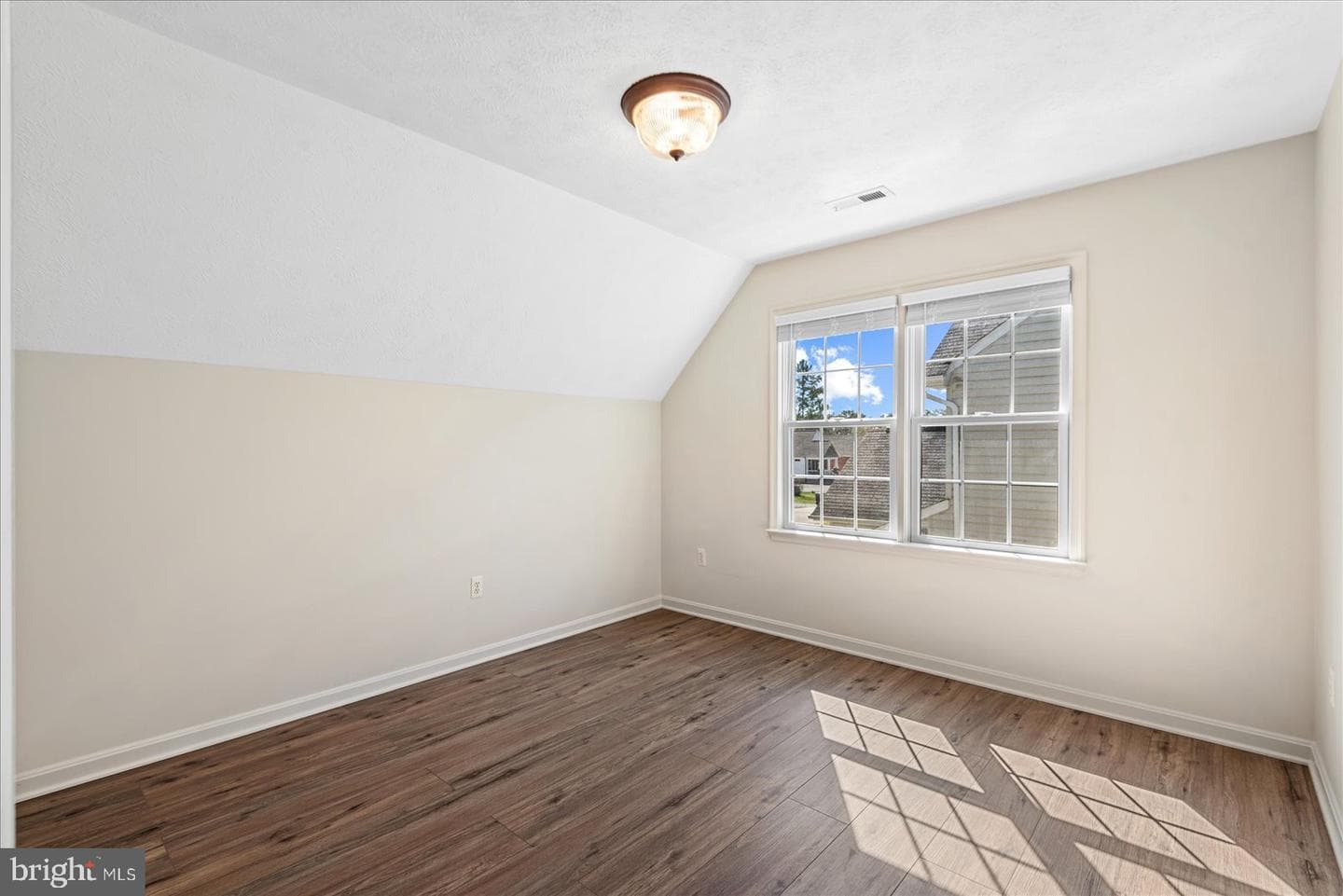 321 3rd Street photo 29