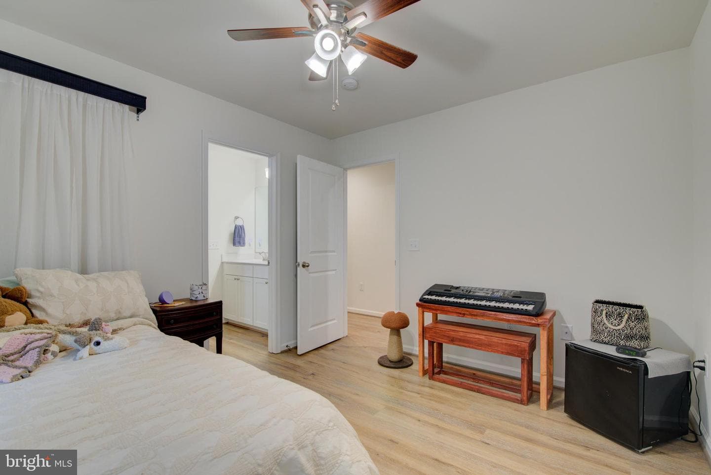 47 Magnolia Blvd (Former Cedar Lane) photo 37