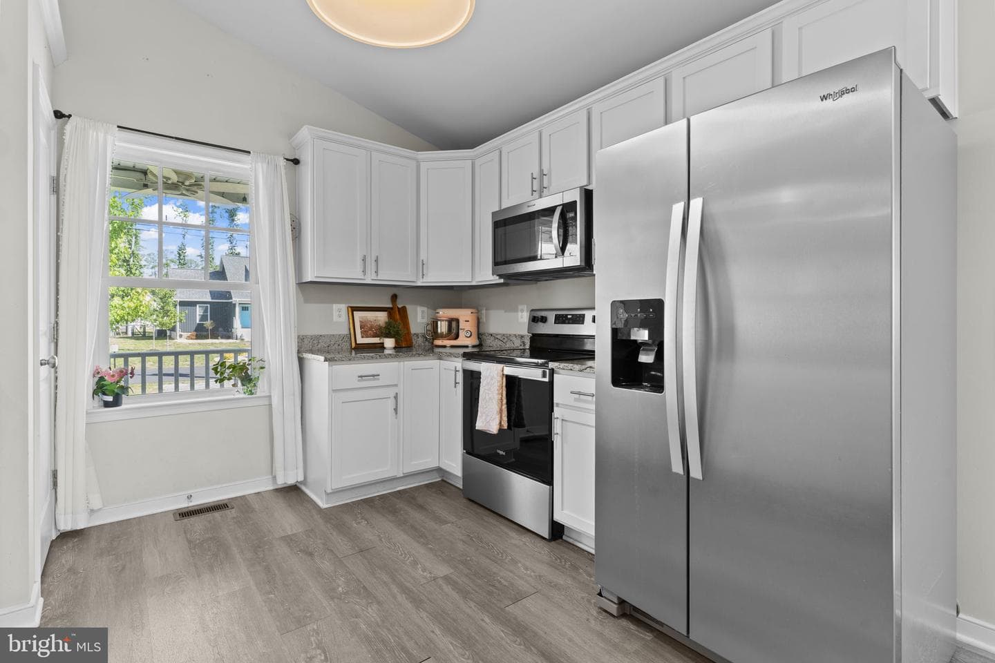320 2nd Street photo 5