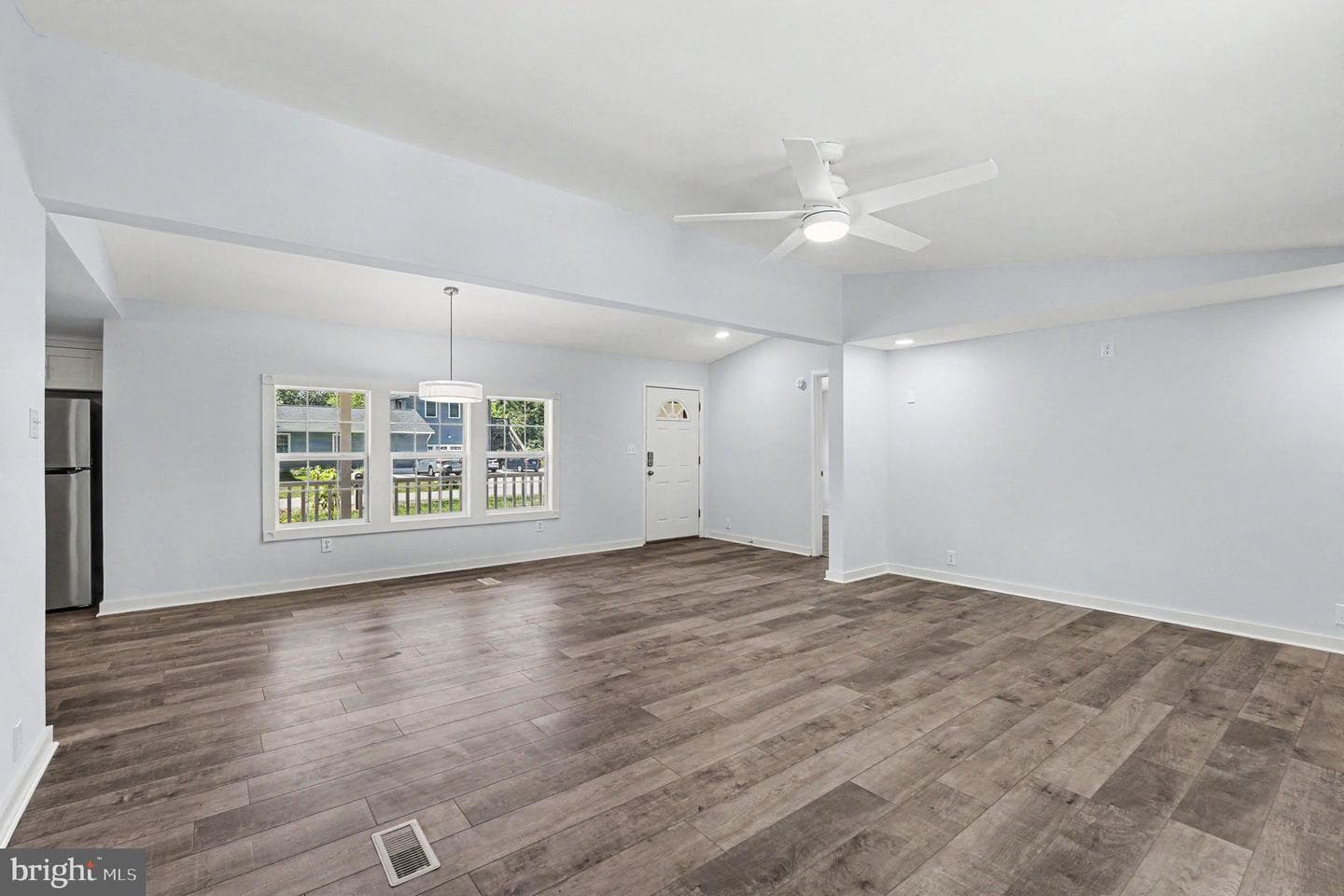 3301 Stratford Street photo 6