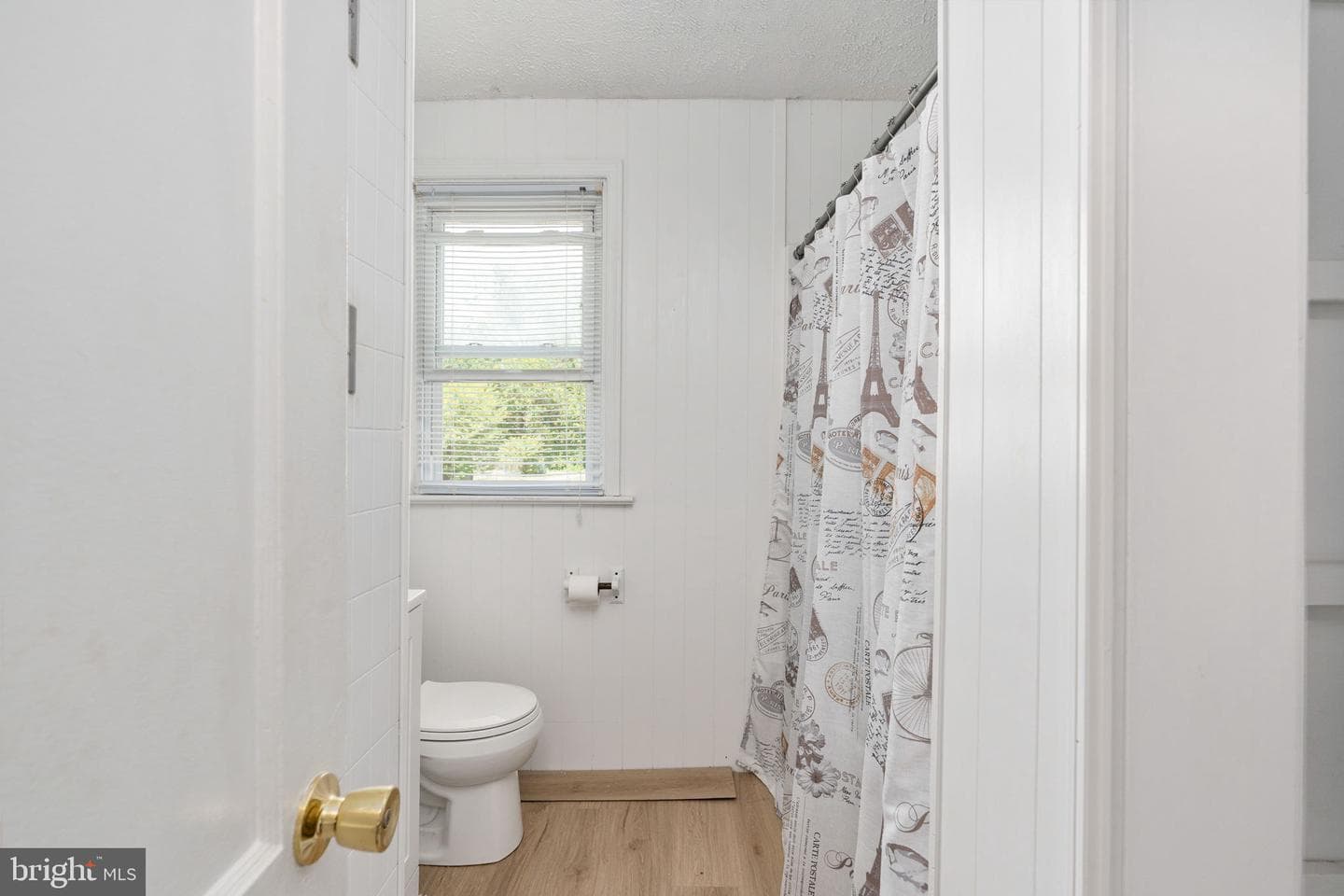 305 Locust Avenue photo 12