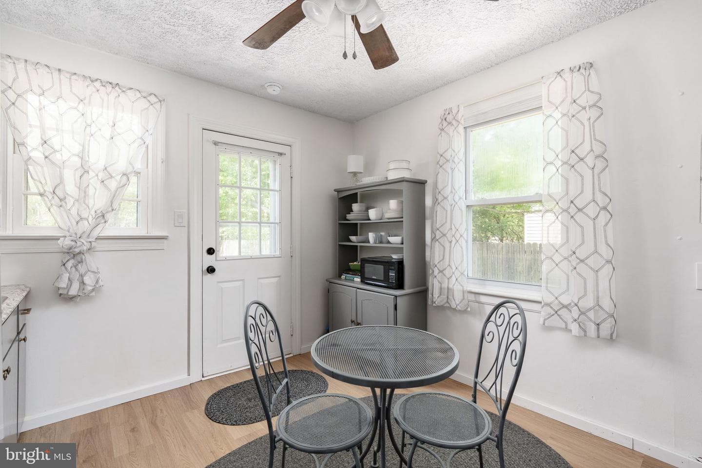 305 Locust Avenue photo 14