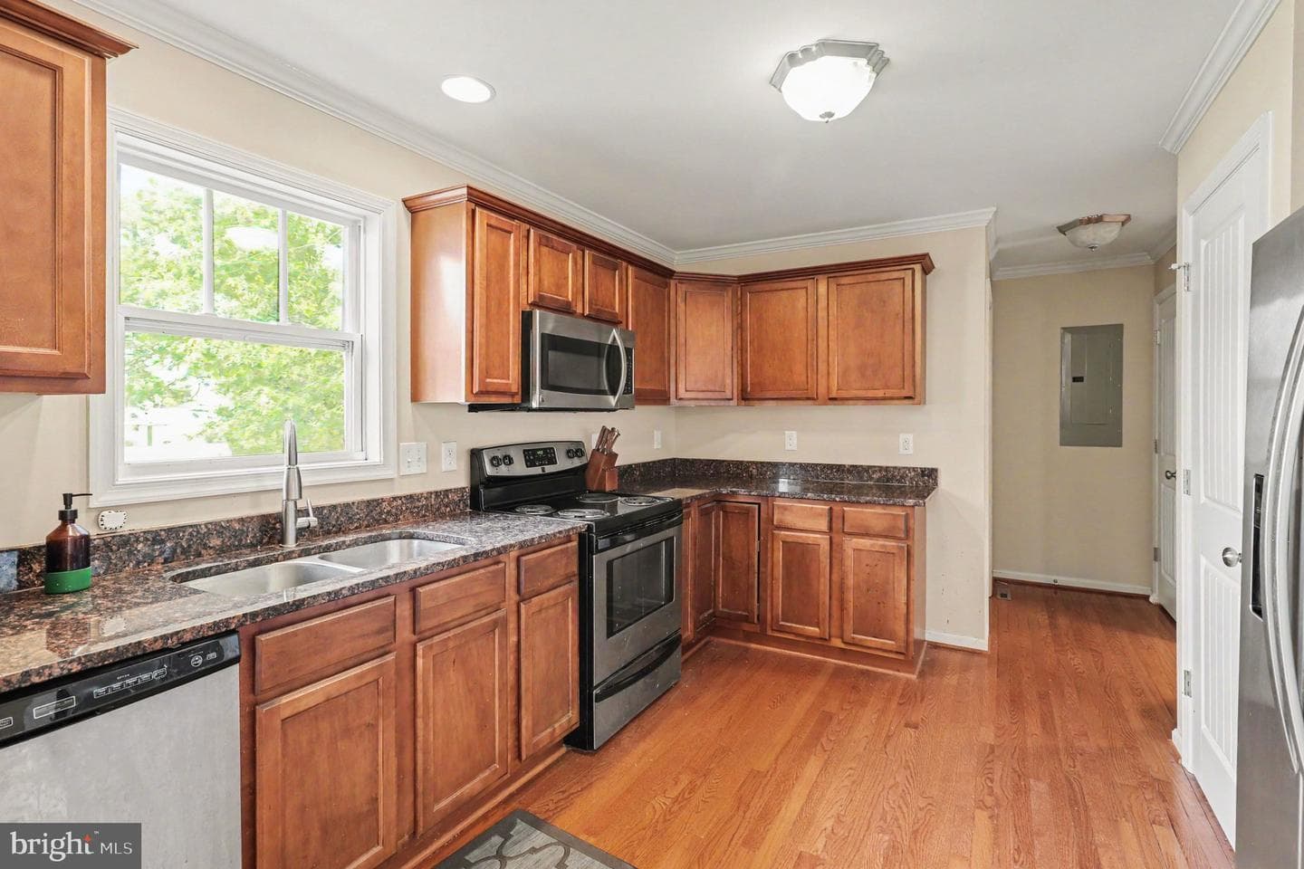 214 Richmond Road photo 12