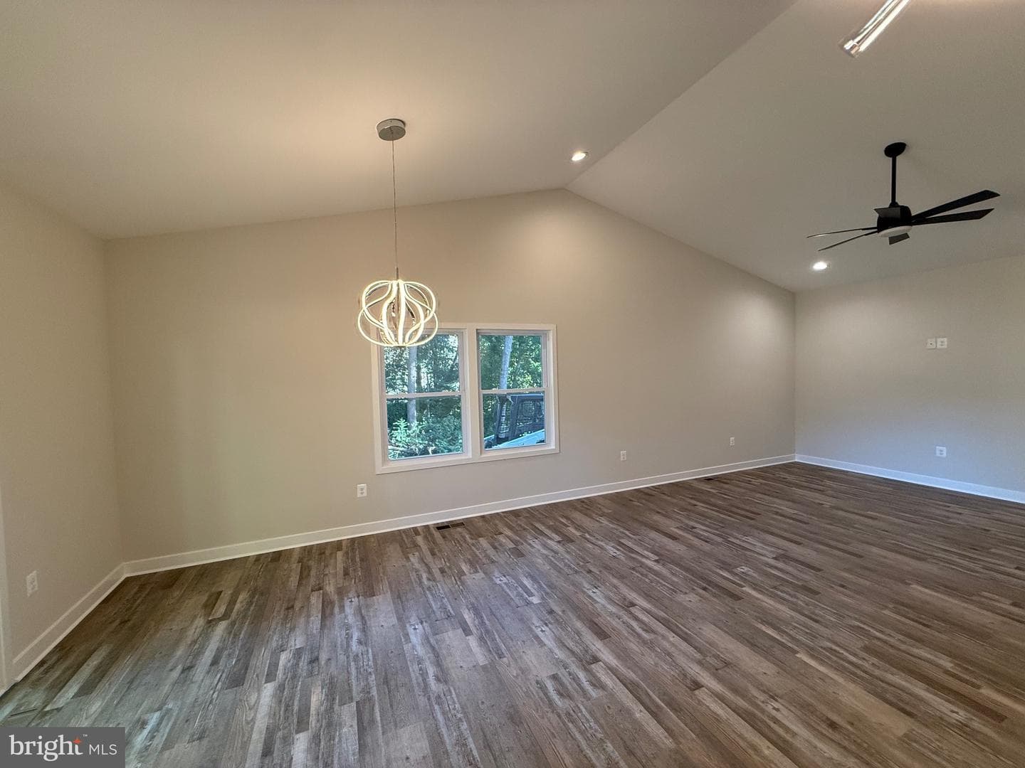 105 Circle Lane photo 9