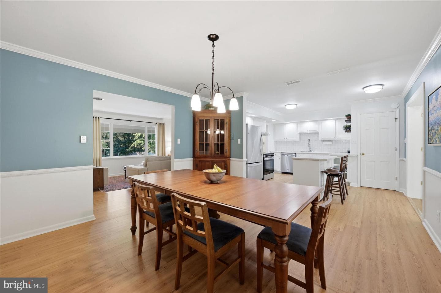315 Walker Street photo 10