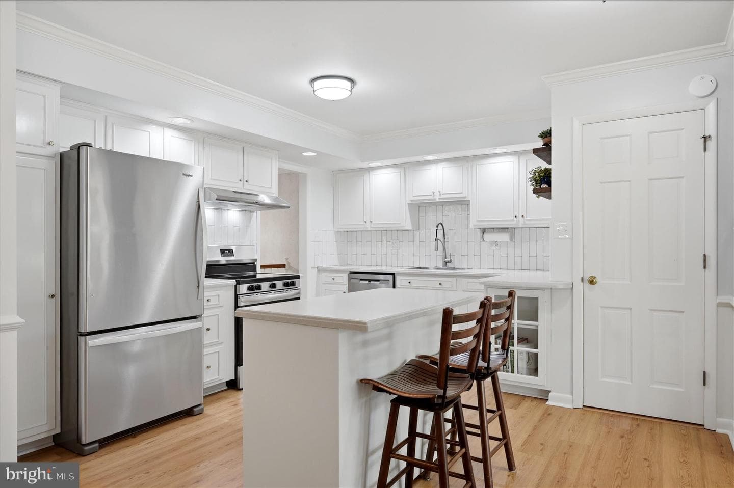 315 Walker Street photo 11
