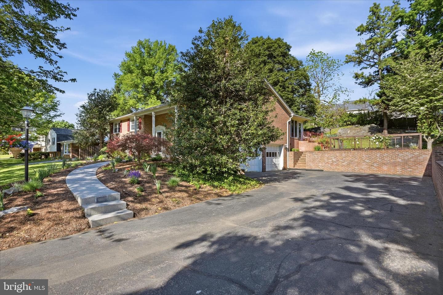 315 Walker Street photo 42