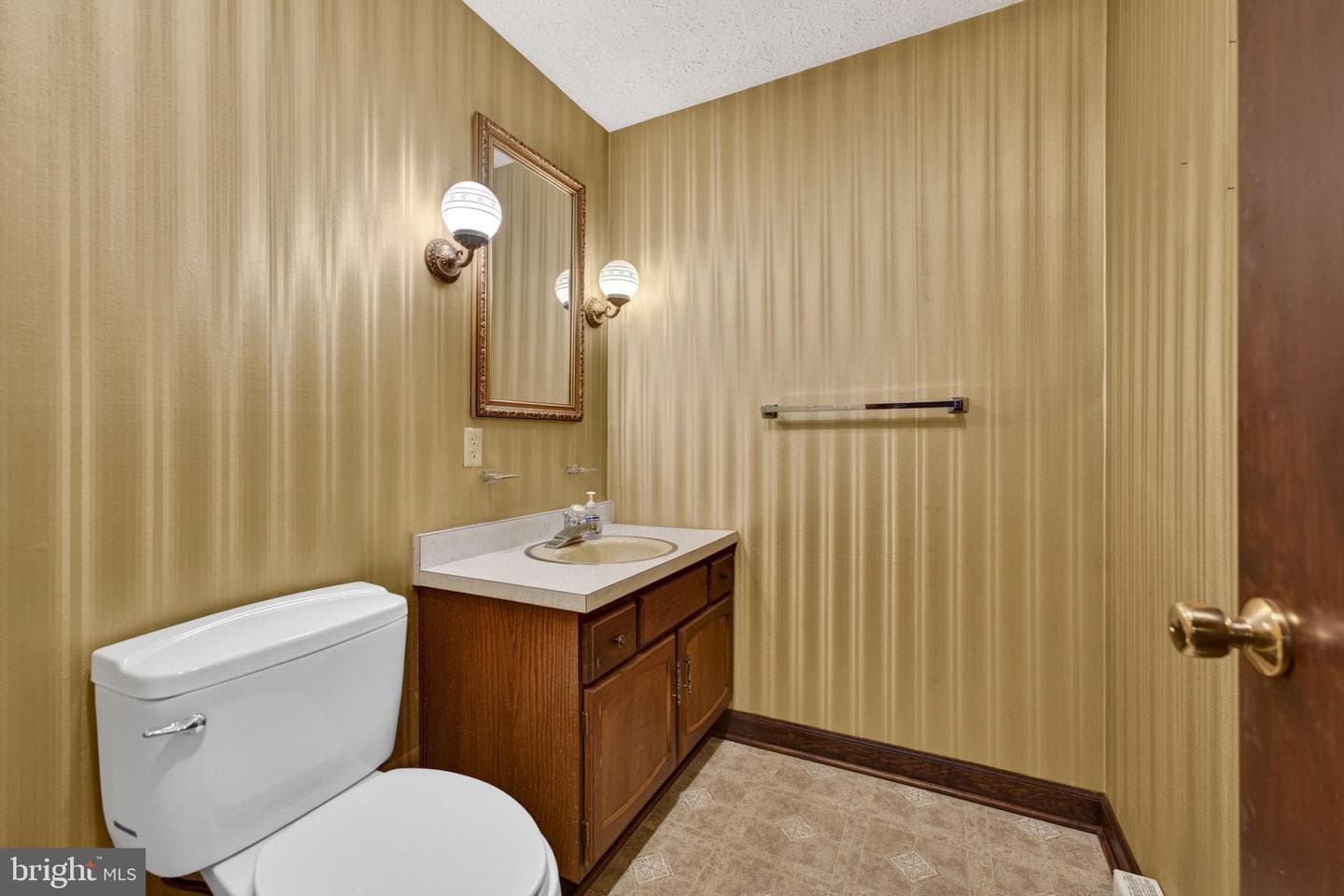 308 Ridge Avenue photo 44