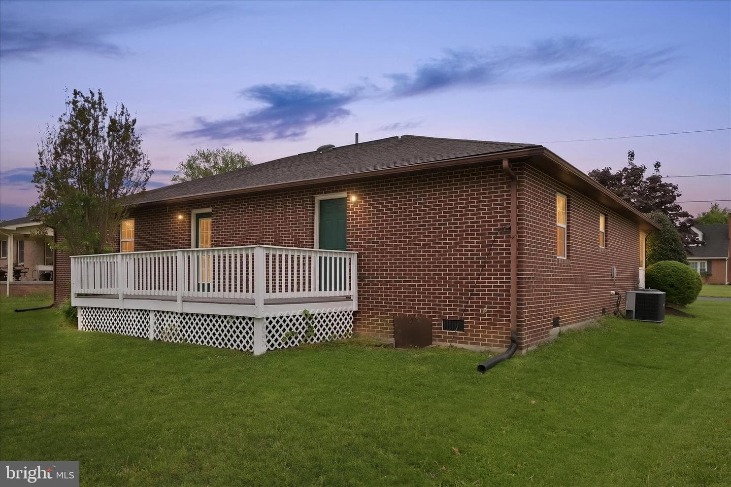 202 Russelcroft Road photo 2