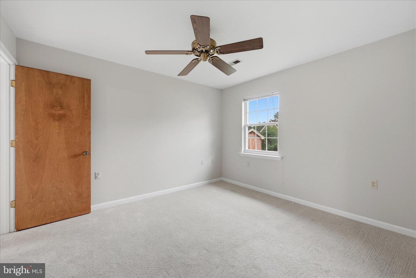 202 Russelcroft Road photo 27