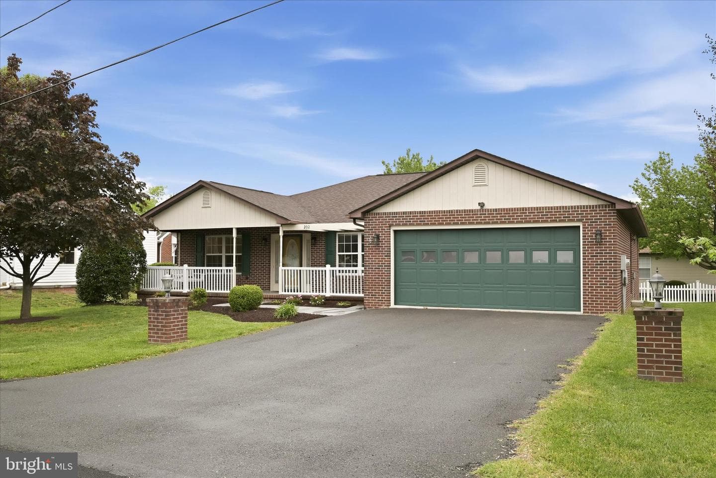 202 Russelcroft Road photo 3