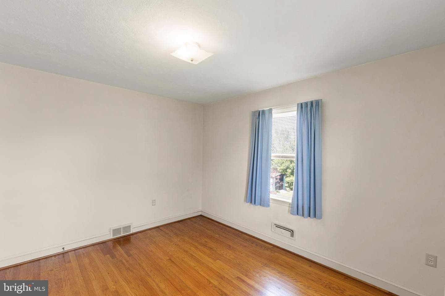 328 Longview Avenue photo 21