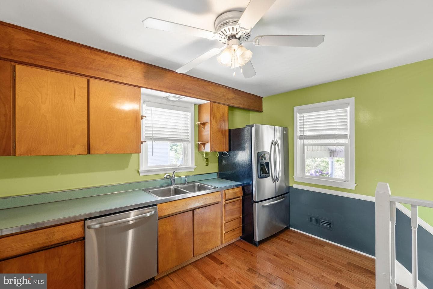 328 Longview Avenue photo 27