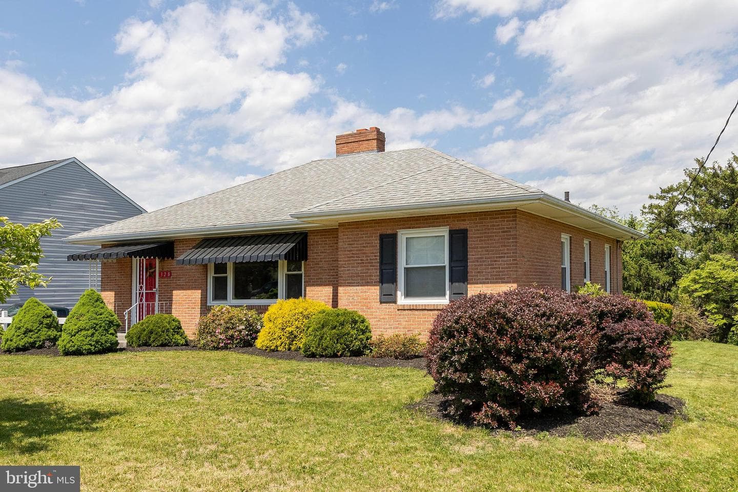 328 Longview Avenue photo 3