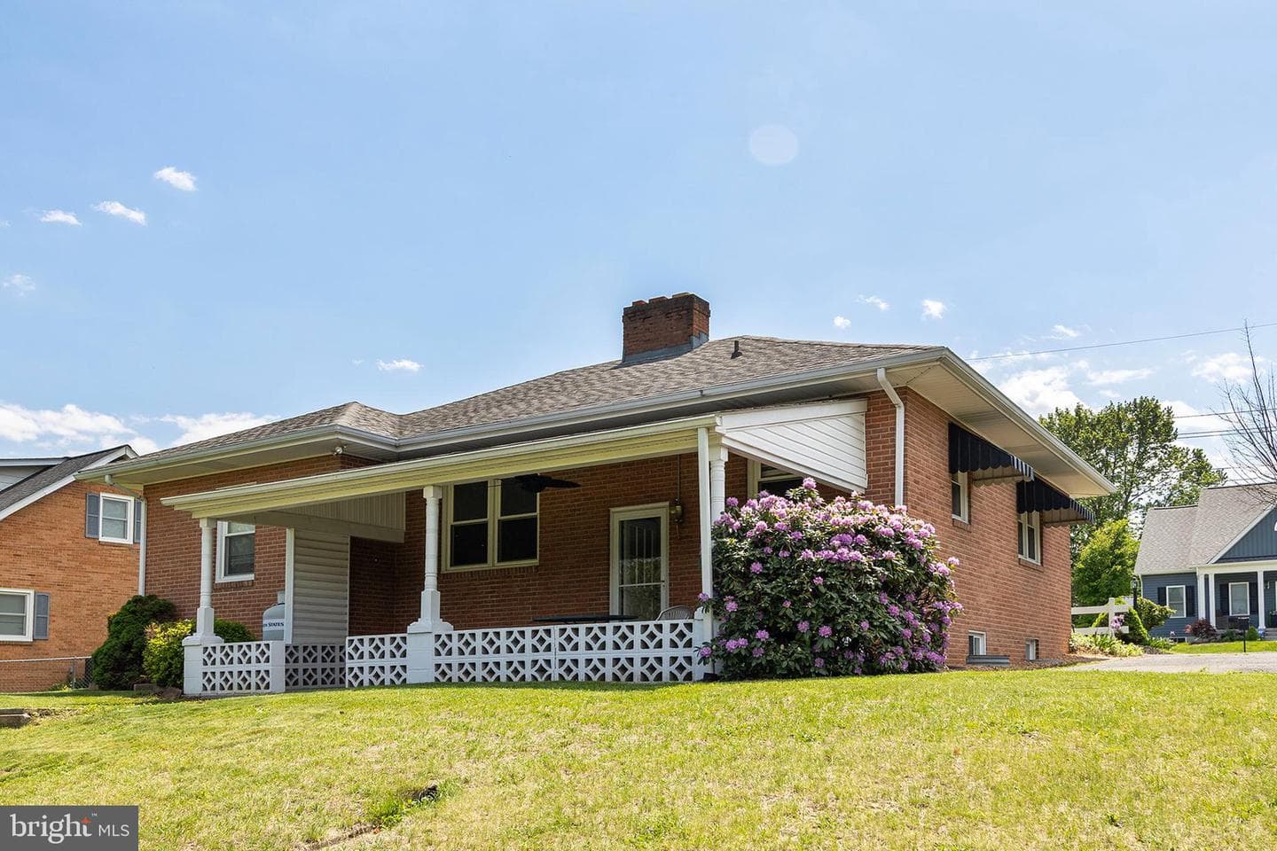 328 Longview Avenue photo 9
