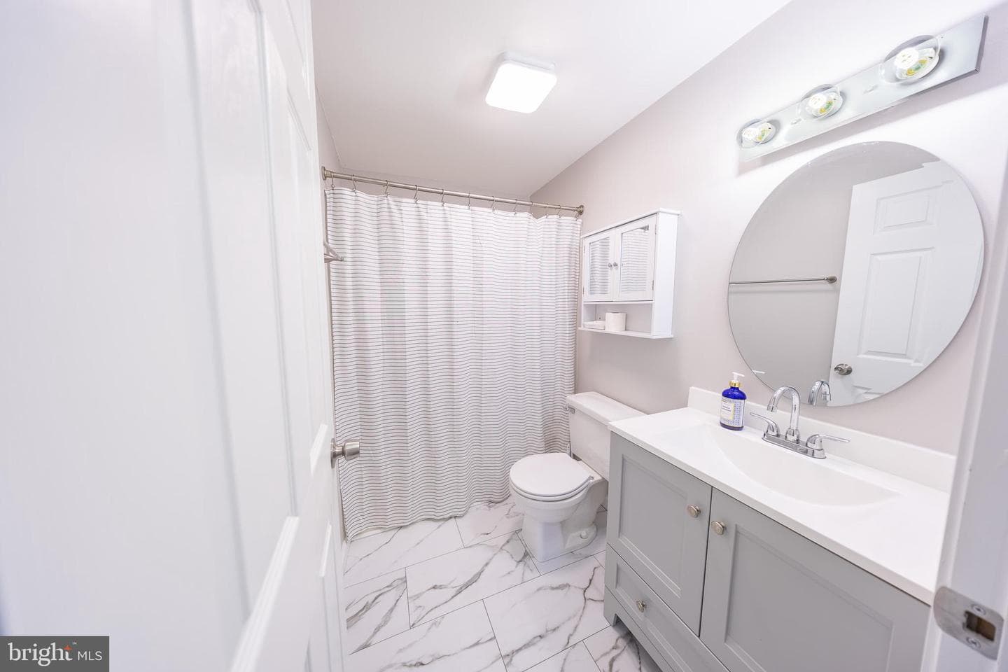2952 Grace Street photo 10