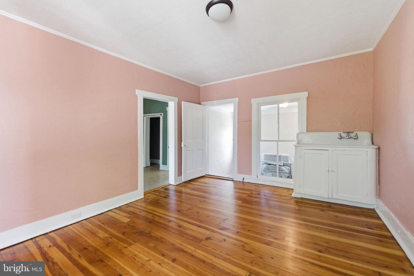 802 E Cork Street photo 38