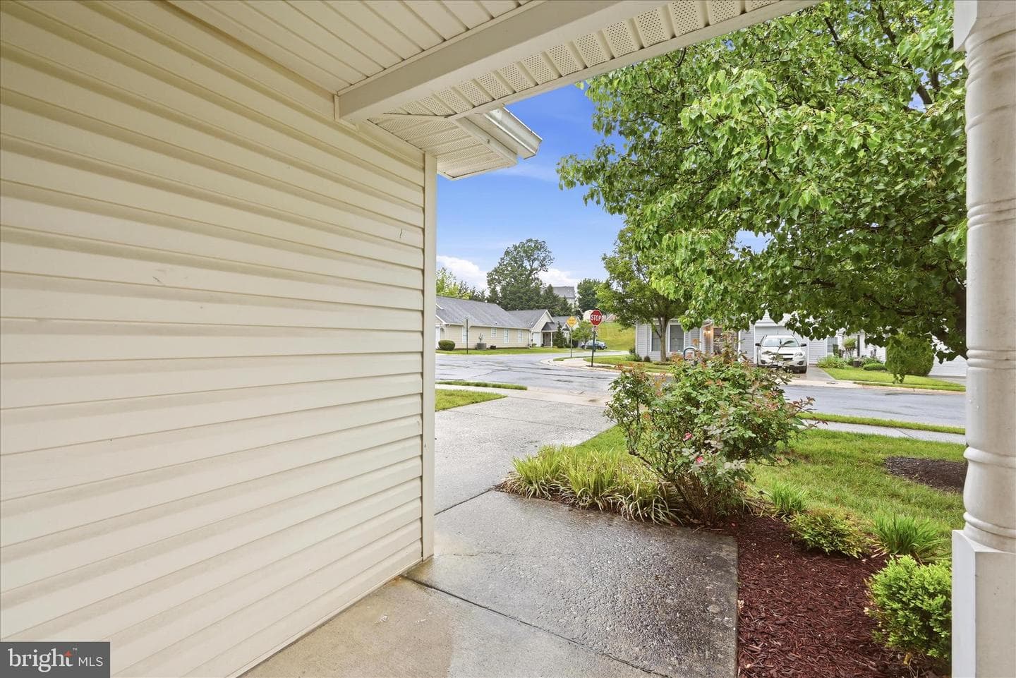 1856 Melvor Lane photo 4