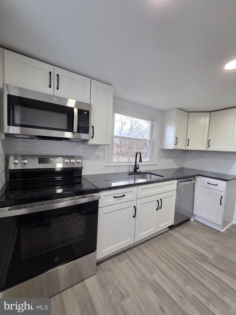 580 York Avenue photo 4