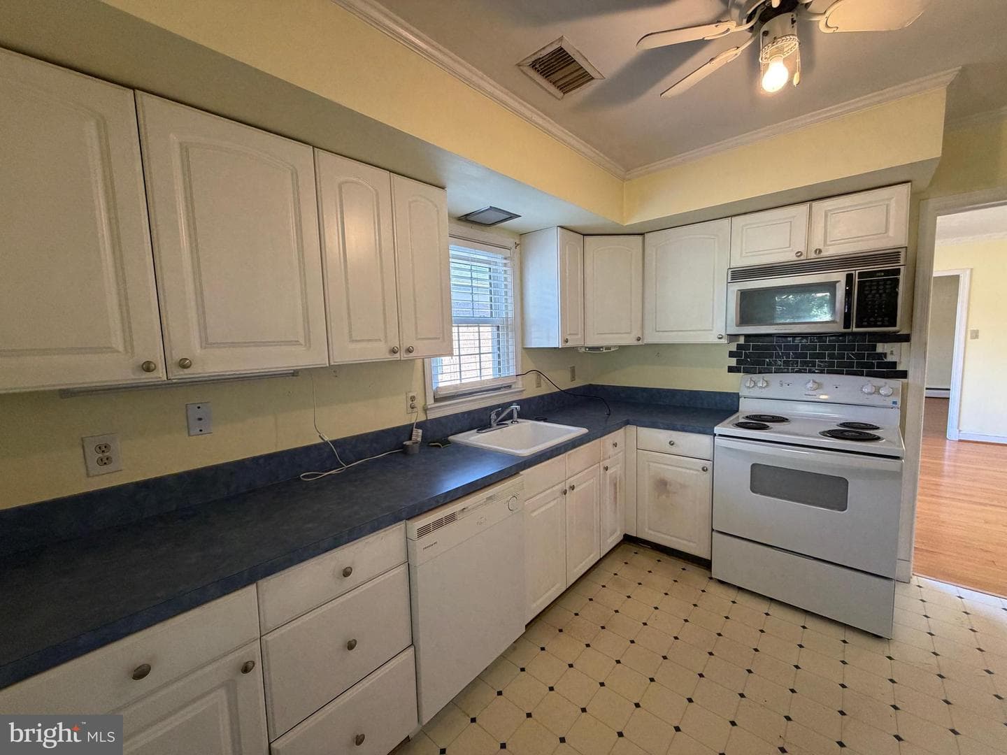 540 Bellview Ave photo 13