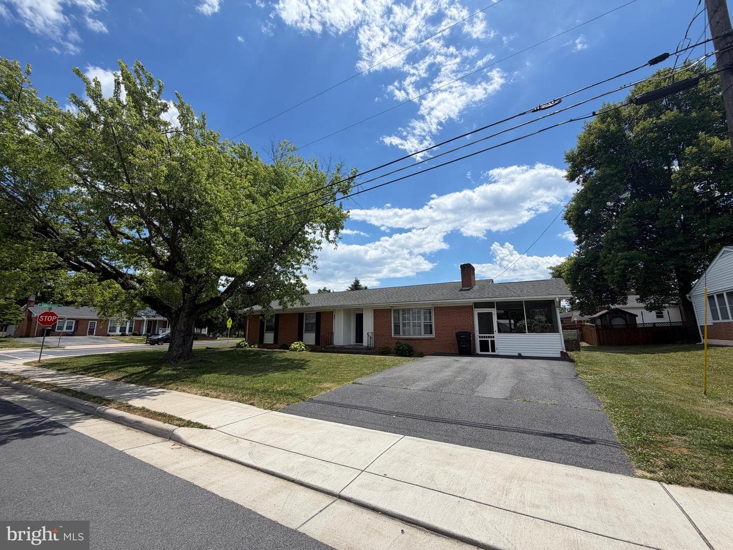302 Wentworth Drive photo 3