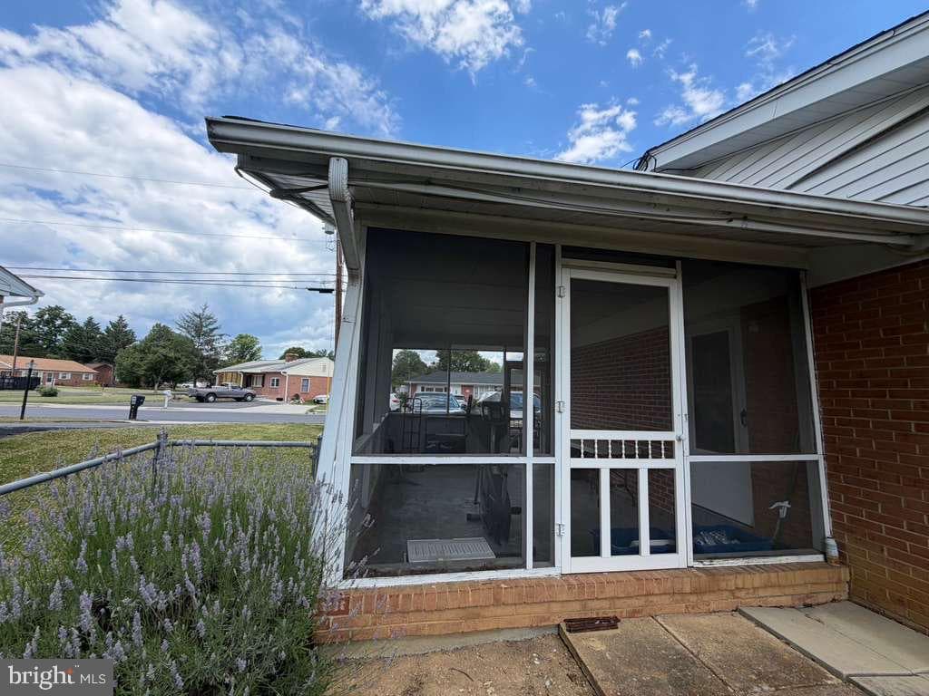 302 Wentworth Drive photo 32