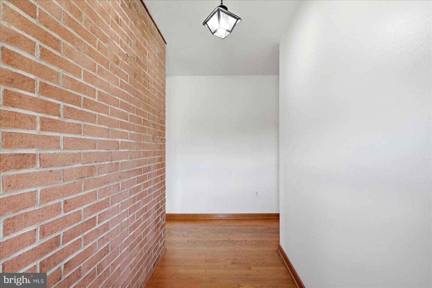 101 Locust Avenue photo 6