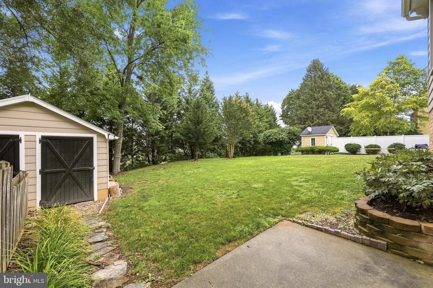 824 Appleseed Court photo 39