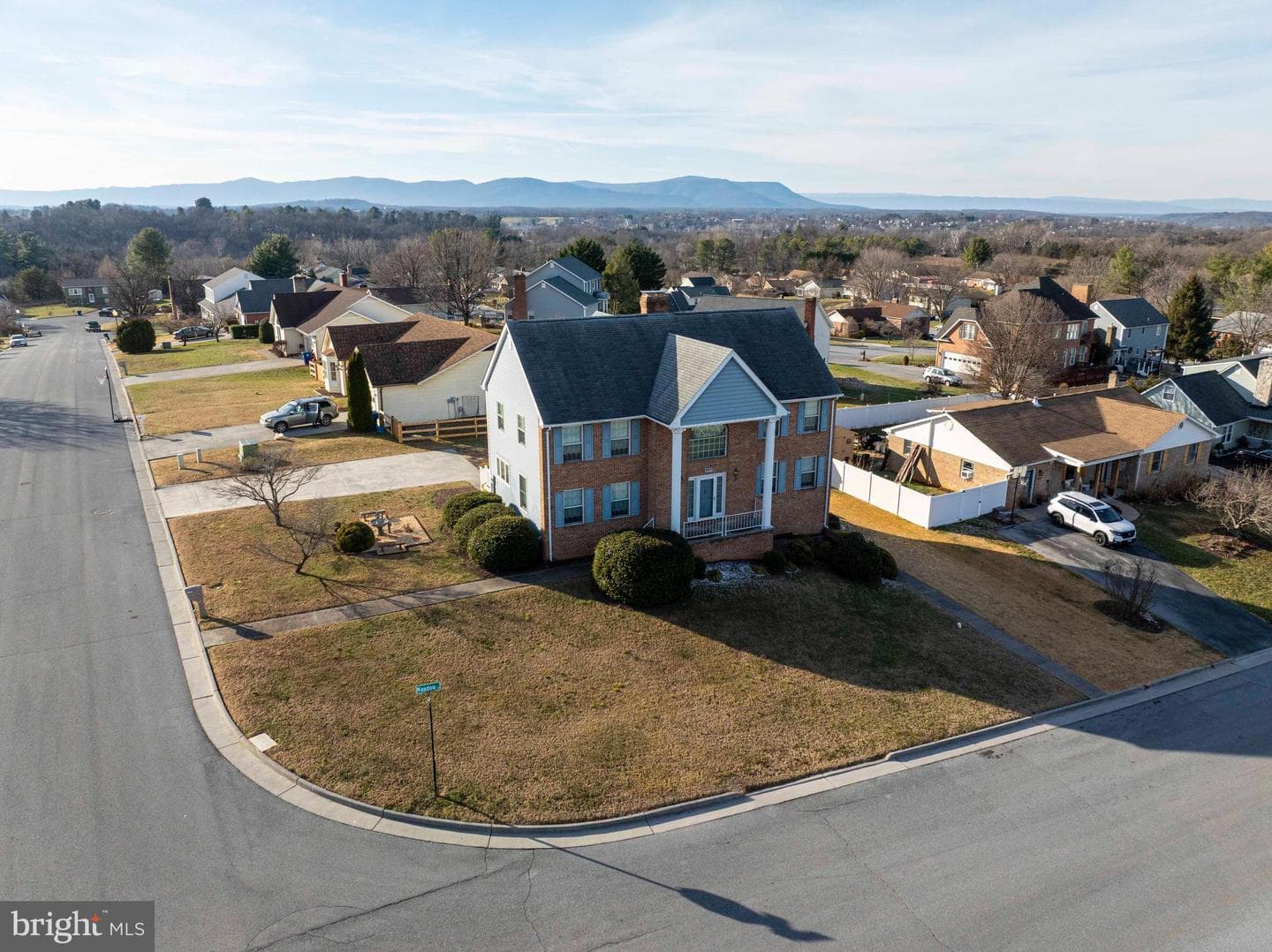 507 Meadow Lane photo 4