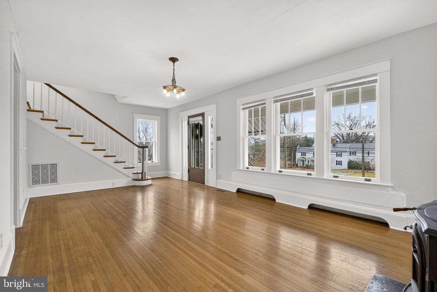 129 Luray Avenue photo 4
