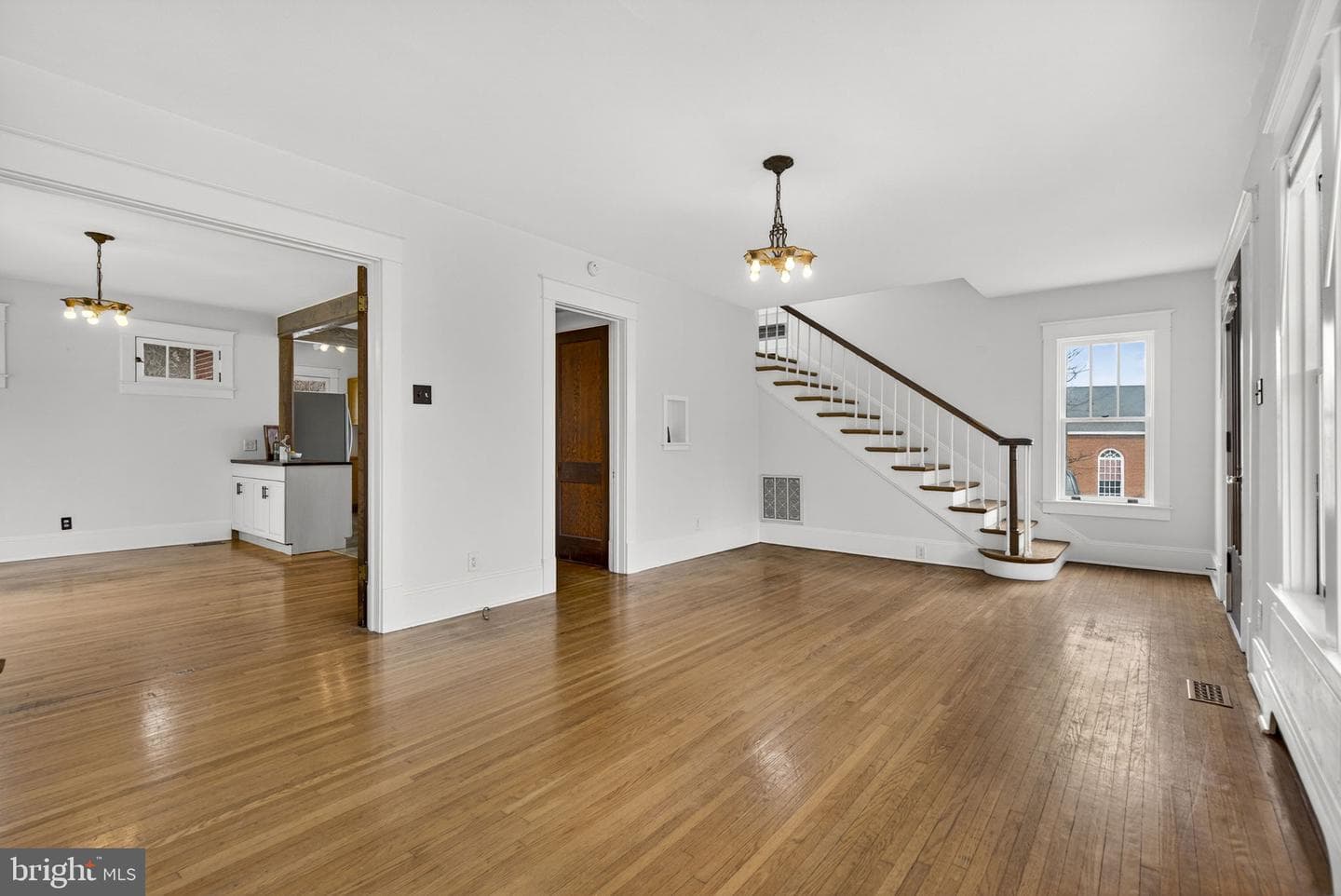 129 Luray Avenue photo 5