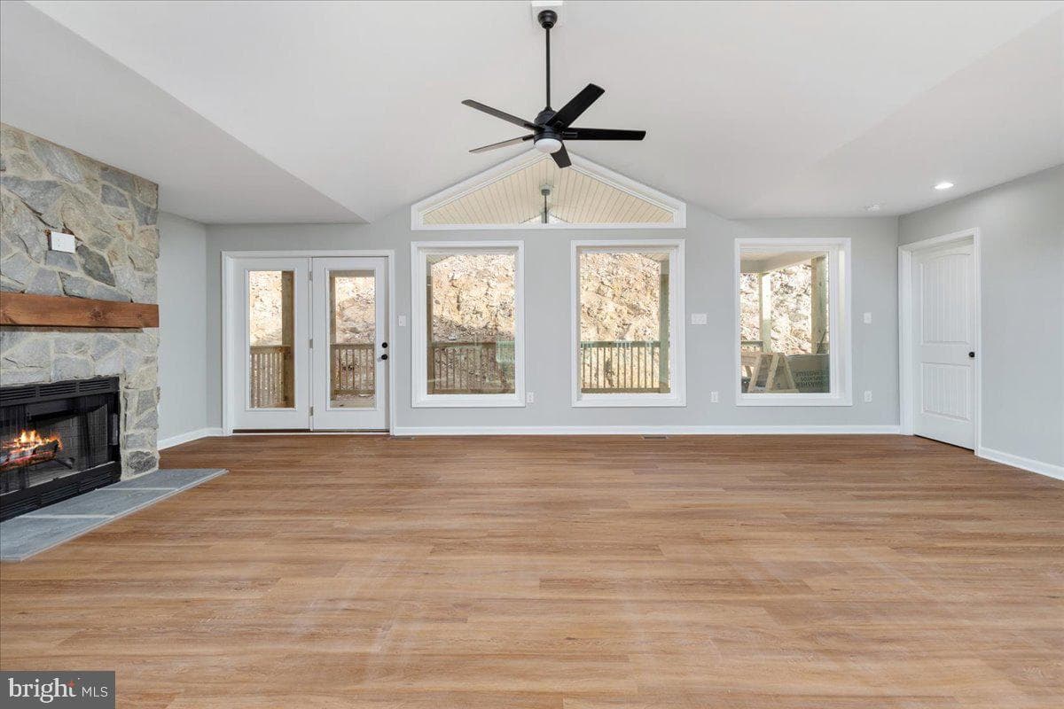 434 Old Oak Lane photo 9