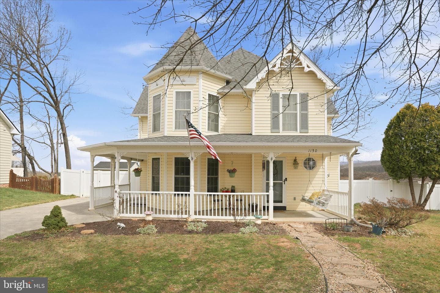 1130 Happy Ridge Drive photo 3