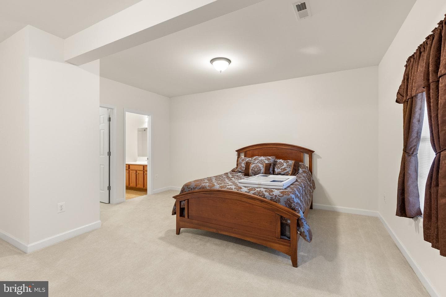 201 Peach Tree Court photo 34