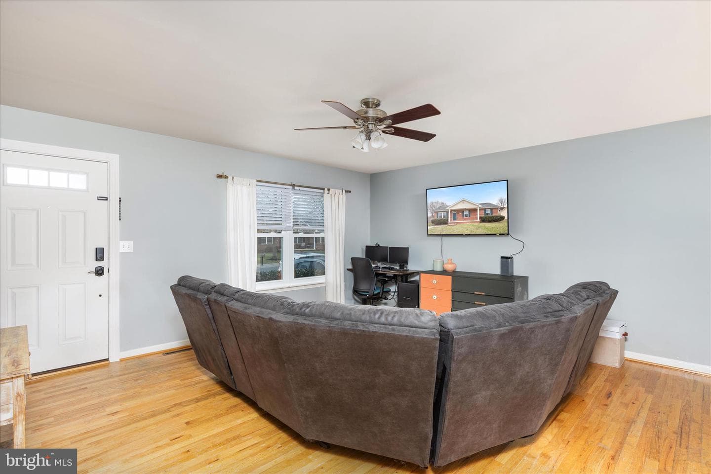1112 Ashby Street photo 3