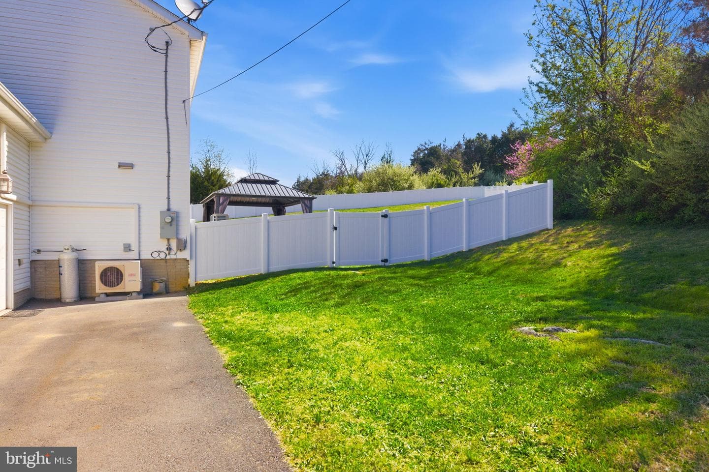 75 Oak Hill Drive photo 17