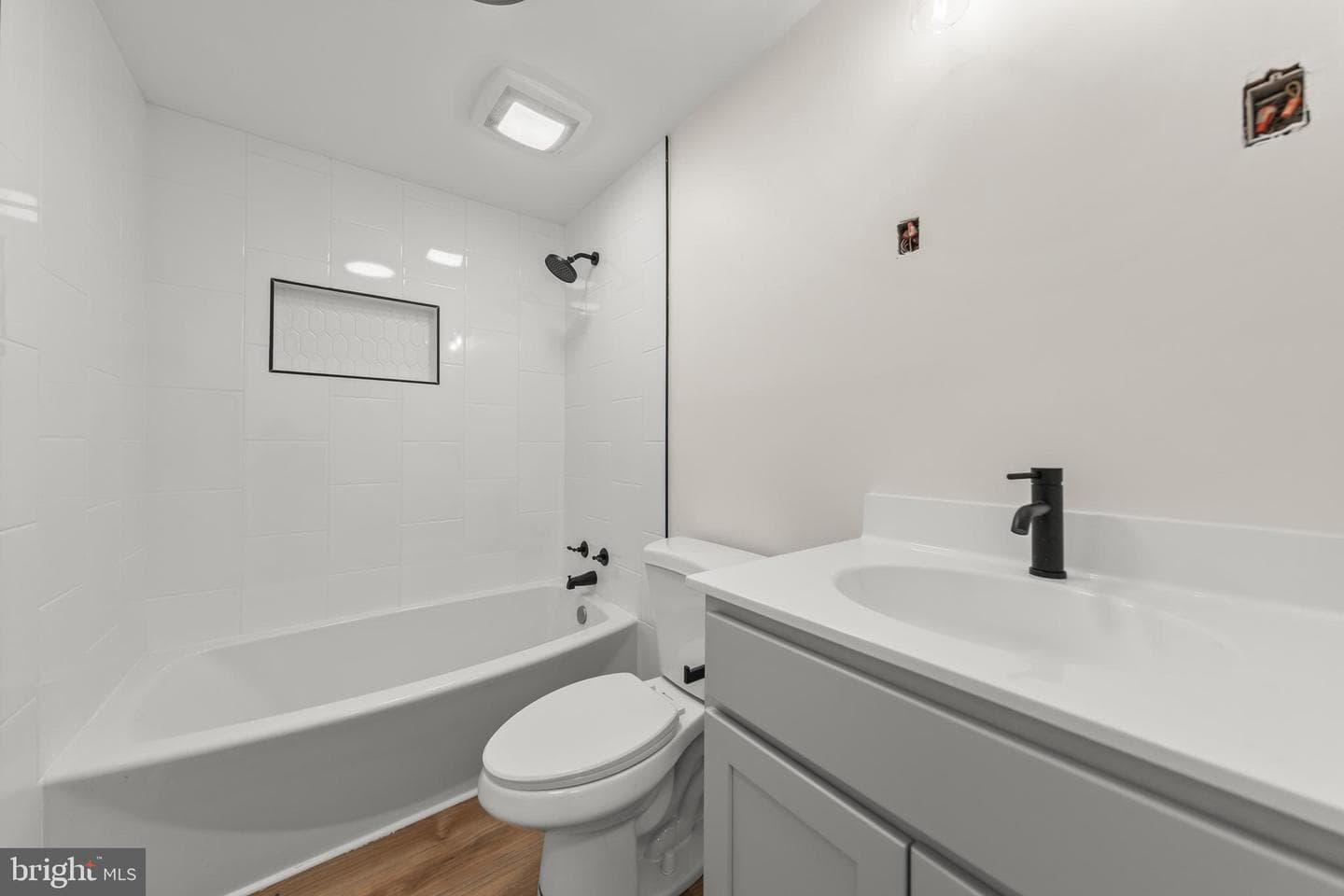 101 W 17th Street photo 21