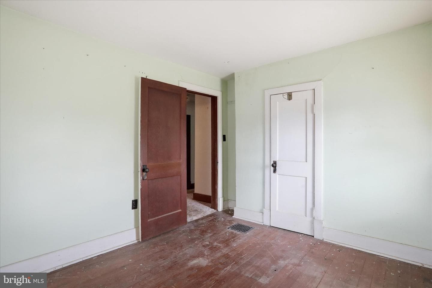 104 W 12th Street photo 20