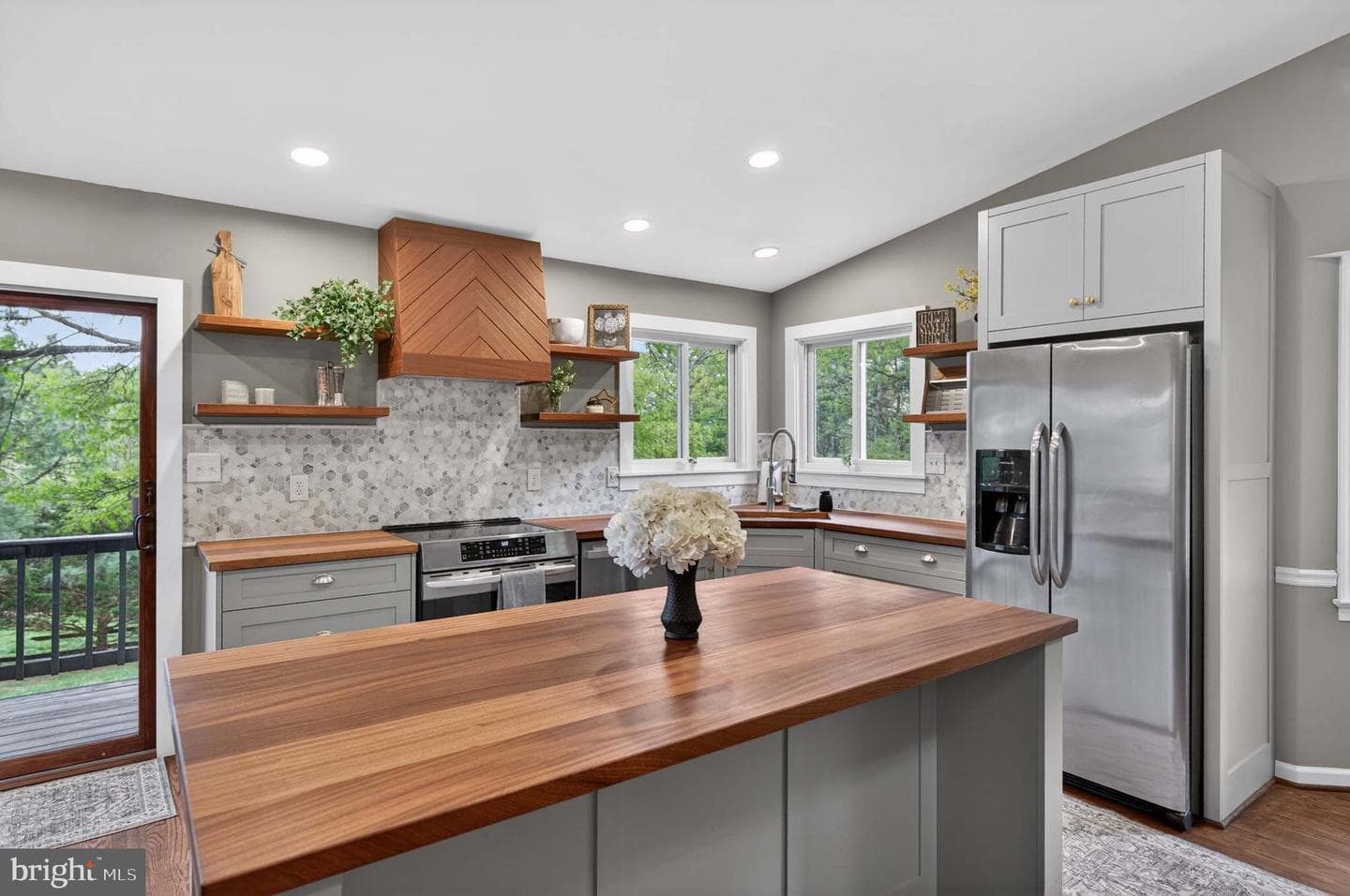 1512 Pilgrims Way photo 36