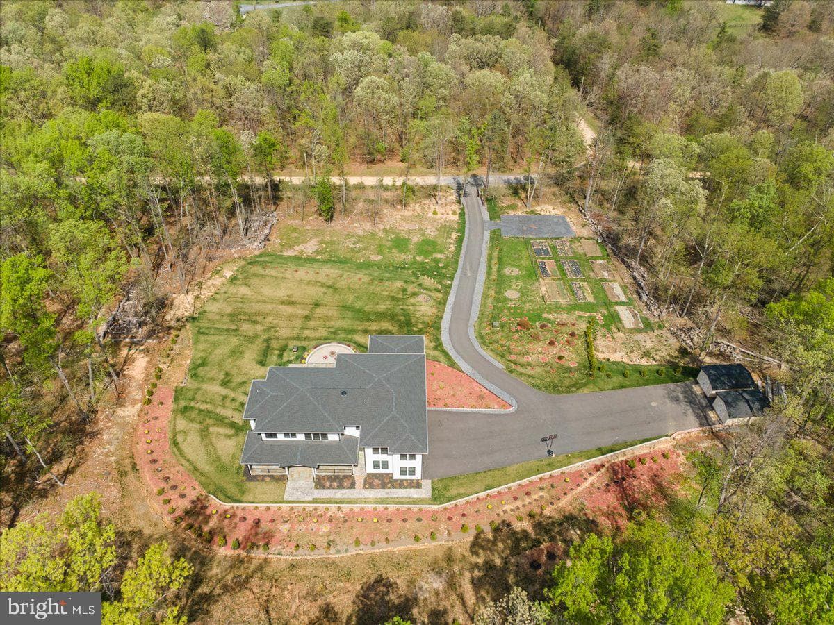 138 Wooded Lane photo 98