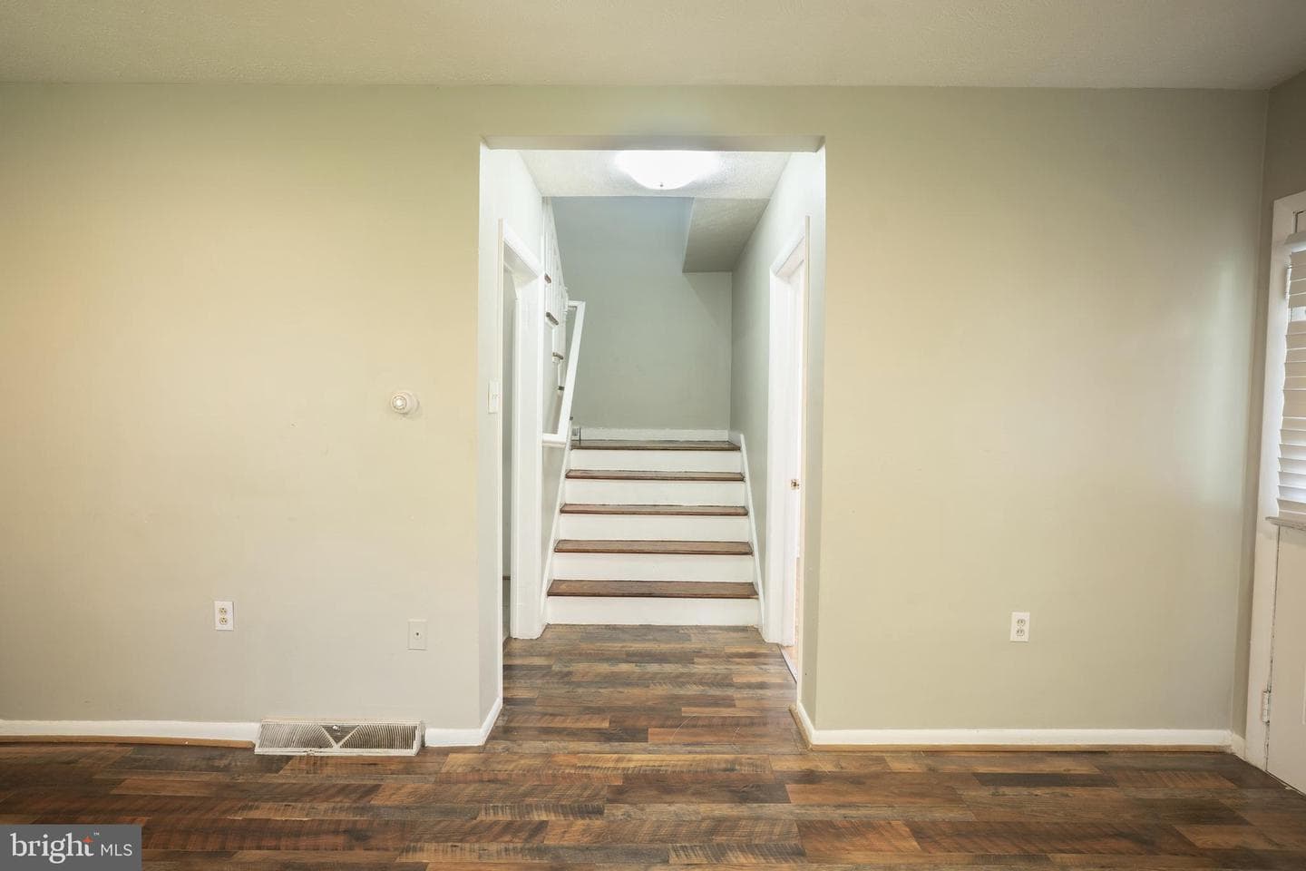 452 Acton Street photo 7