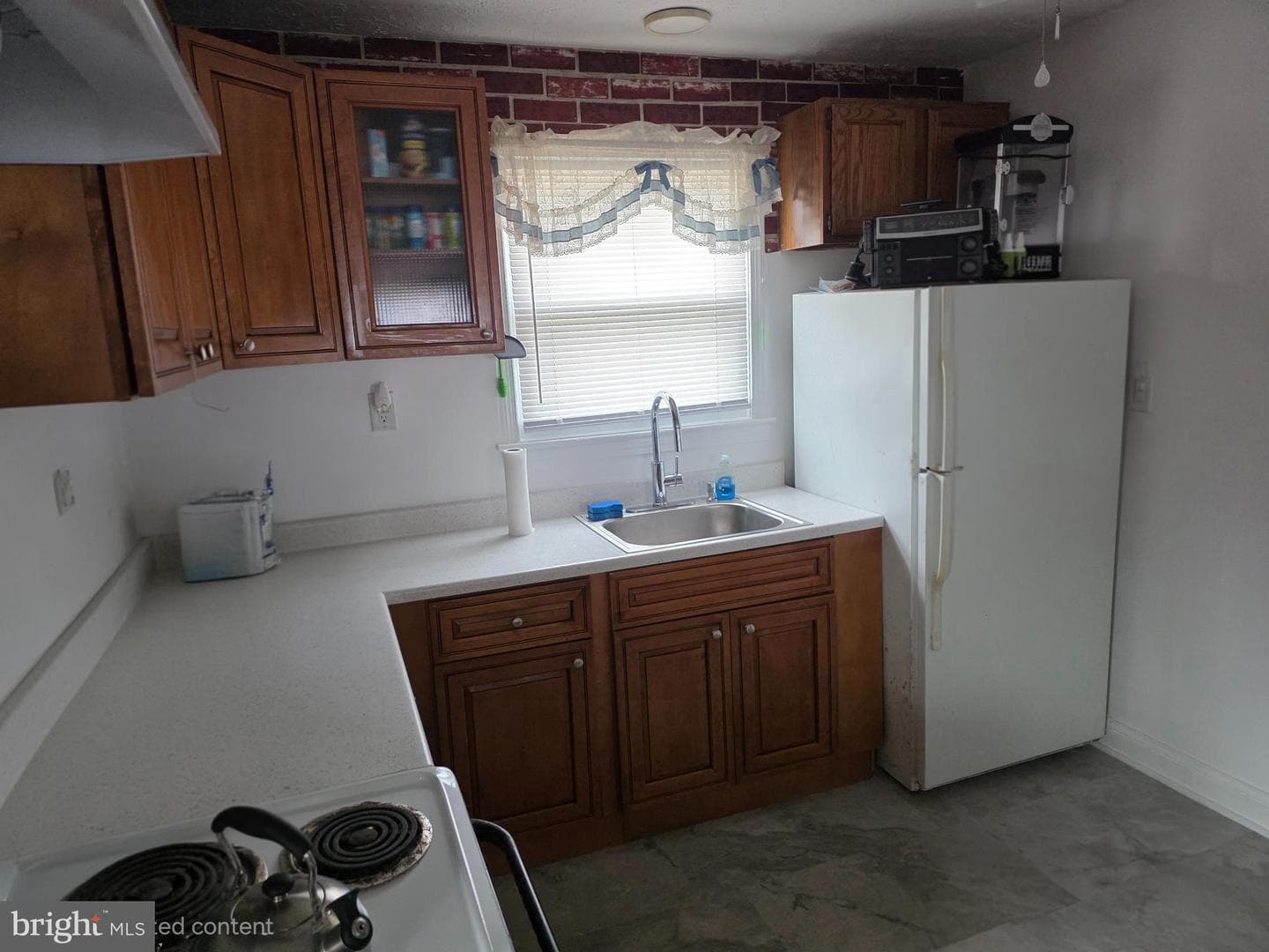 368 W 9th Street photo 4
